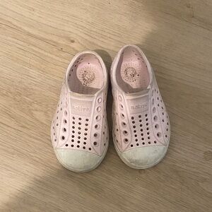 Native (c5) pink slip ons